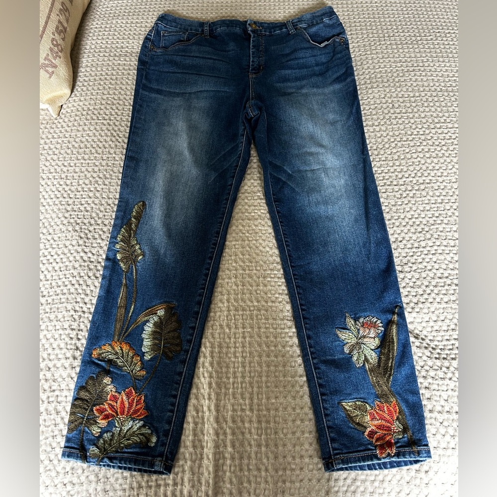 Chico’s Oh So Slimming Girlfriend Ankle Jeans